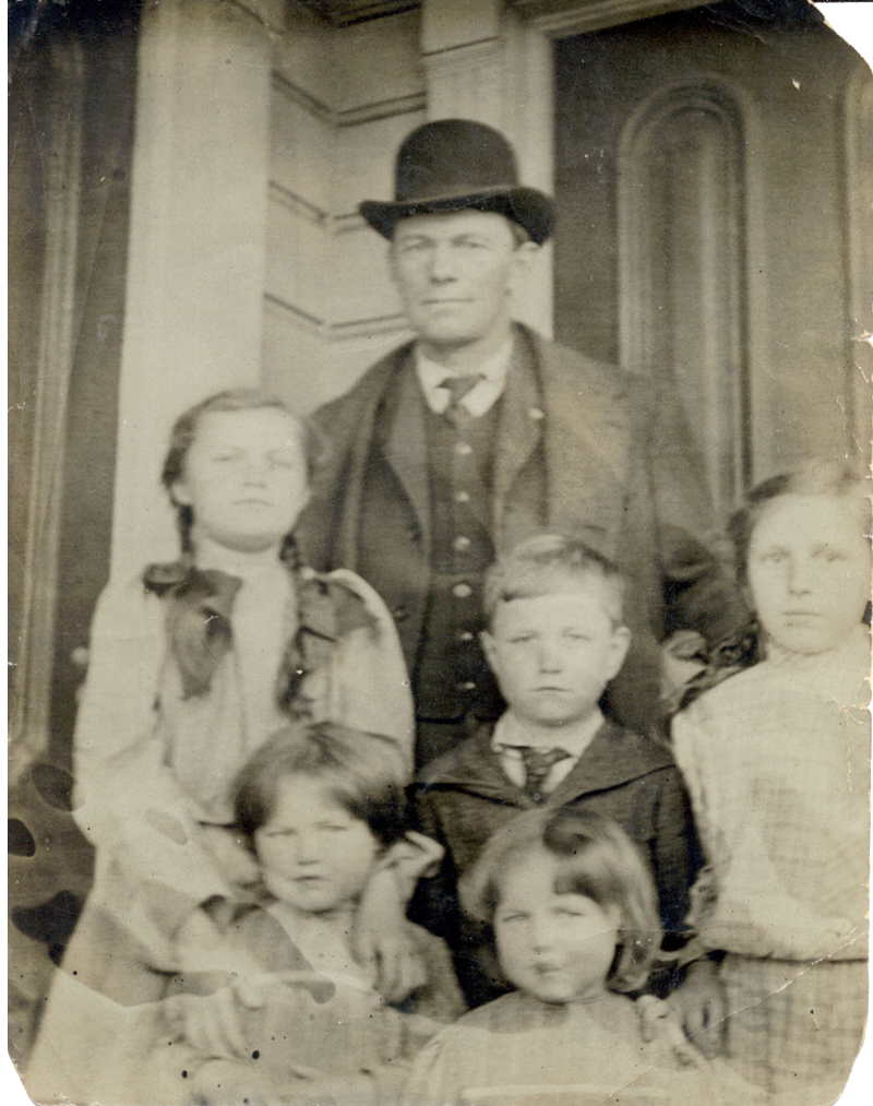 George Anthony Stoltz (1868-1950) and his children (Mother: Lucy Gorman)