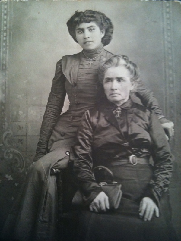 Rose and her mother Rosario (Moraila) García