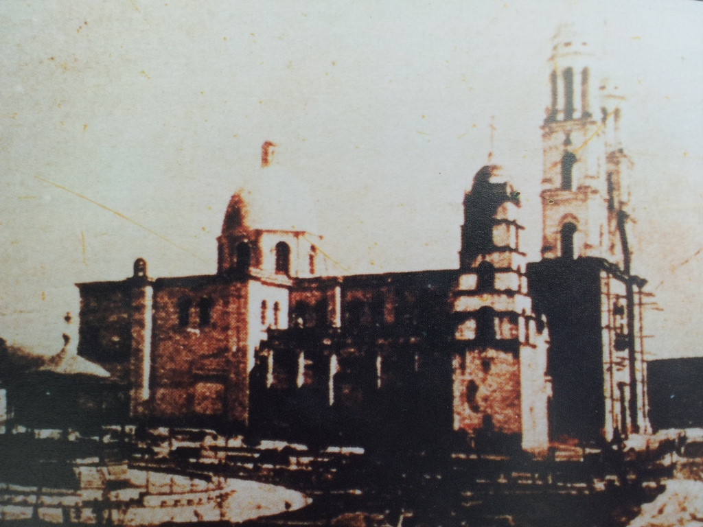 New Culiacán cathedral (1885) with old cathedral still standing